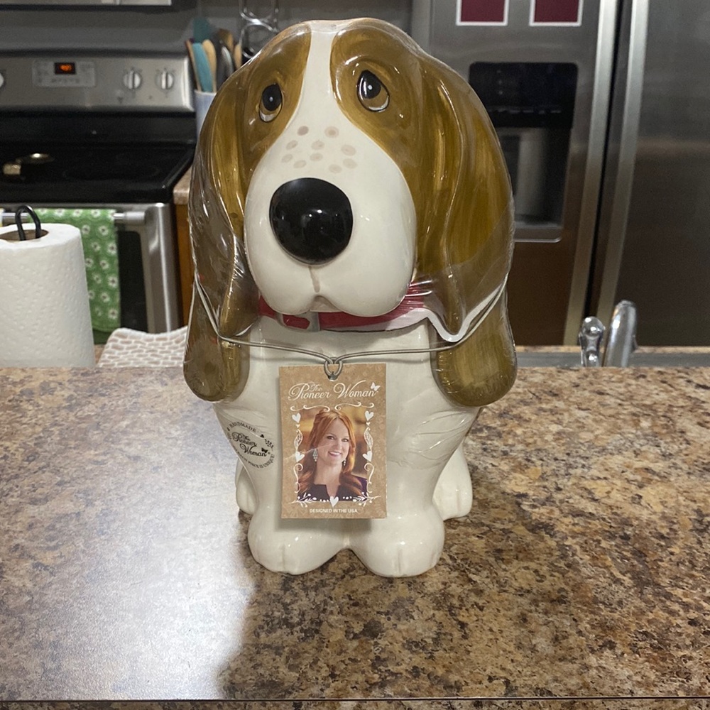 New Pioneer woman Charlie cookie jar